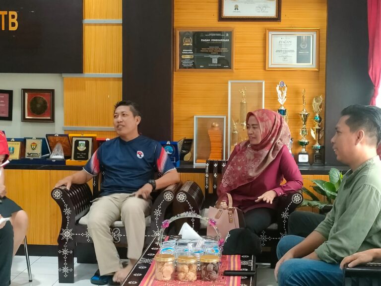 Bersama Kadispora NTB menerima Kunjungan TIM DBON KALTIM di Ruang Kerja KADISPORA NTB, Jumat 8 Maret 2024